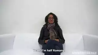 تعري غير مكبوت يتبعه مص قضيب أجنبي كبير