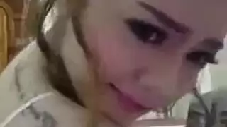 أرملة شابة مغرية ترتدي ملابس داخلية تدعوني لزيارتها لممارسة جنس صريح بعد تعارف على فيسبوك