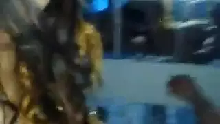 أثداء ضخمة، حلمات وردية: فتاة فرنسية مصرية في مشهد مص قضيب عنيف