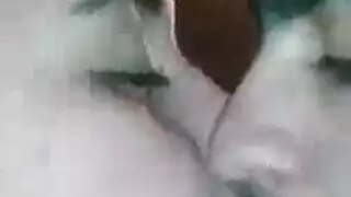 زب ابن عمها الصلب ينكك حلق العاهرة العربية