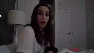 تدخل ليلي يؤدي إلى جنس خشن في الغرفة