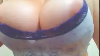 ام بزاز تقوم باغراء الطالب