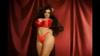 أثدي ضخمة و كس جميل في حركة إكس إكس إكس