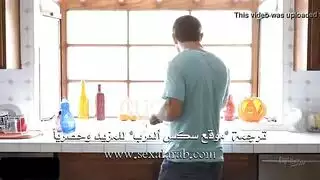 فتاة عربية مثيرة تمتلئ بعد فترة جفاف طويلة