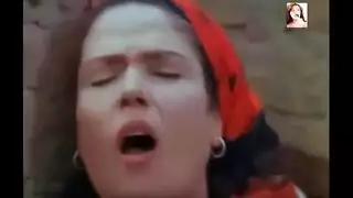 الممثلة الساخنة لوسي تفتح ساقيها لقضيب النجم