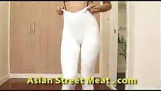 شباب صغار ومشاهد زبورهم الكبيرة
