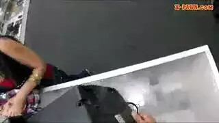 فتاة ساخنة ذات جسم مثالي في مشهد شرجي قوي