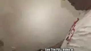عم تنك من ظيزها عَوعم يكب ظهرها