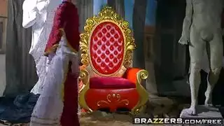مراهق يحلم بجنس جامح مع فتاة والدها ضخم