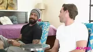 ثلاثي ساخن: ميلف، رجلها، وصديقه في فعل صريح