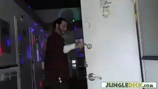 أنيمي رعشة معطلة تشجيع من خلال الاطلاع على