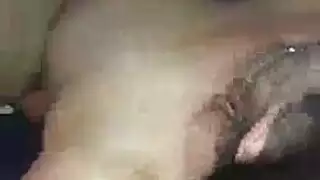 قطة شريرة ناضجة تُهيمن عليها وتُناك بواسطة قضيب أسود