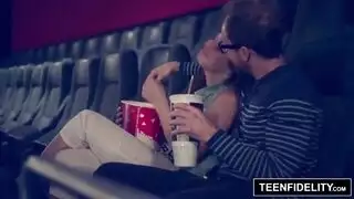لقاء سينما خلفي – جنس صريح في المسرح