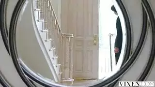 لديها القليل من الآباء و يريد أن يكون مارس الجنس بشكل جيد جدا
