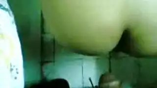 حرامي ينيك شرطيه في بيتها