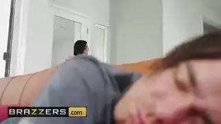 لاتنية مع إبنها