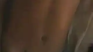 رجل يبول ع فتات