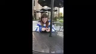 مرافقة إلى غرفة نومه لجماع شرجي عميق وهزات جماع نافورة
