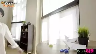 الأخت تُملأ من قبل أخيها