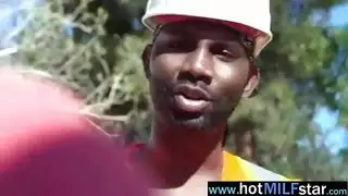 سيدة ناضجة وقحة تركب بقوة