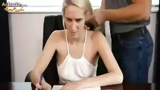 فرك تعليمي يؤدي إلى مص قضيب صريح ونكاح