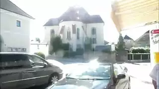 متعة شرجية سولو: عاهرة تملأ طيزها بنفسها