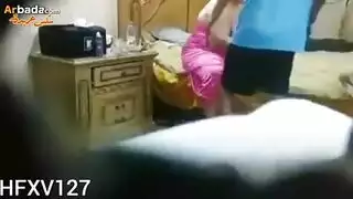 جلسة إباحية حقيقية لزوجين متزوجين: تنتهي بالقذف داخل المهبل