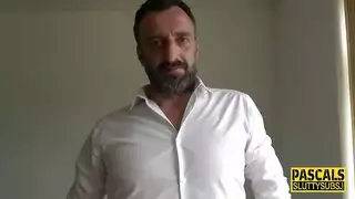 نجمة إباحية وحشية في وضعية الكلب الشديدة والجماع على الوجه