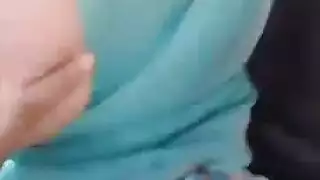 جماع عربي ساخن: قذف داخل المهبل بعد المداعبة في السيارة