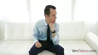 زوجت الاب تجلس علي ابنها