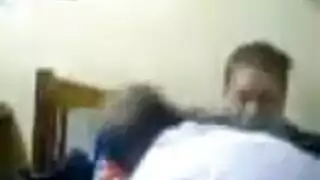 أبي ذو قضيب كبير يضرب أمًا مثيرة راغبة