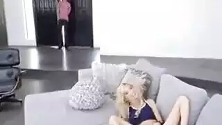 تهريب سيدته للداخل لممارسة جنس غرفة النوم الخشن