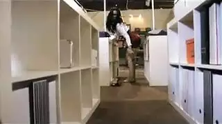يختصبً سكرتير في مكتب