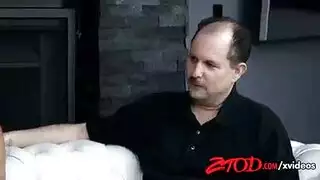 خيال زوجة الأب لجنس ثلاثي مع زوجها المتلصص