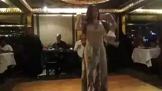 خيال الرقص الشرقي المصري ينتهي بالقذف داخل المهبل