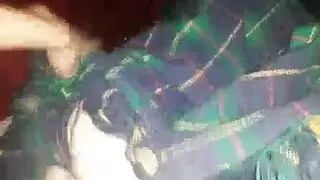 يكتشف أن صاحبته سحاقية يركب كسها وهي ارقدة على بطنها عارية جنب عشيقتها
