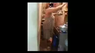 صور عارية لأم curves مسربة من قبل ابن متستر في فضيحة إكس إكس إكس