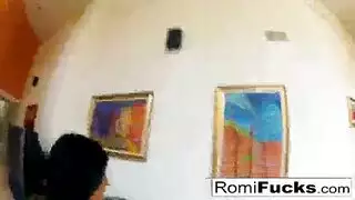 هوس بالقضيب السمين: مص عميق وركوب بوضع الفارسة في مشهد هاردكور