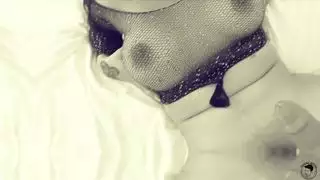 يلعب مصارعة مع أمه و اخته ثم يمارس معهم الجنس بعنف