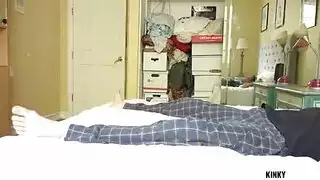 علاقة عائلية: الأخت تمص لقب أخيها ثم تأخذ عضوه