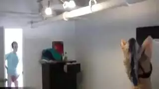 رغبات زوجة الأب الخفية: جماع شديد ومتعة سرية