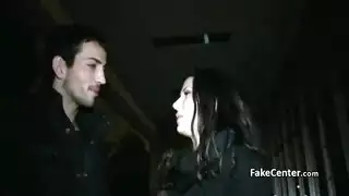 عاملة جنس سرية: حياة مزدوجة من الجنس الفموي والنكاح القوي مقابل أجر