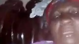 فتاة سودانية ممحونة تمارس العادة السرية بشهوة