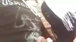 محجبة تأخذه بعمق: فتح سروال ومص إباحي