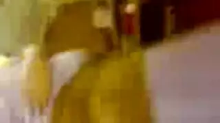 تجرد من قميص ستان وكشف فرج عربي ساخن