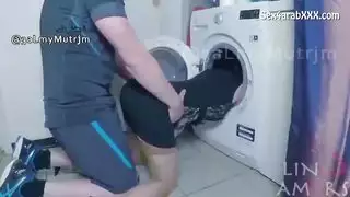 فتحة زوجة الأب الضيقة تمسك بقضيب ابن الزوج الكبير