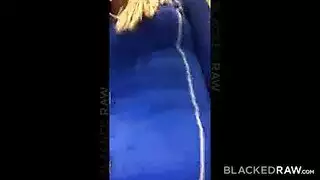 حصان أسود جامح: جنس عنيف وأنين المتعة