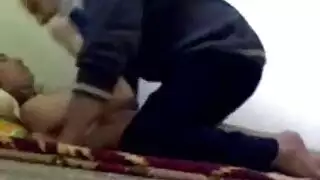 عاهرة مصرية فاحشة تُضرب بقوة في إباحية عالية الدقة