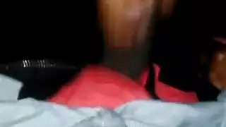 مص قضيب في رحلة برية: وجه يُنادى أثناء القيادة