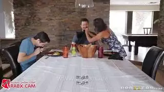 سكس ولده ام يتترب على ام وام رحت التكتور